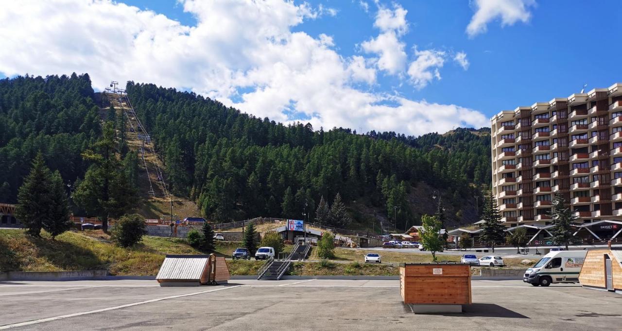 Grand studio 4 à 6 personnes, au pied des pistes Vars  Esterno foto